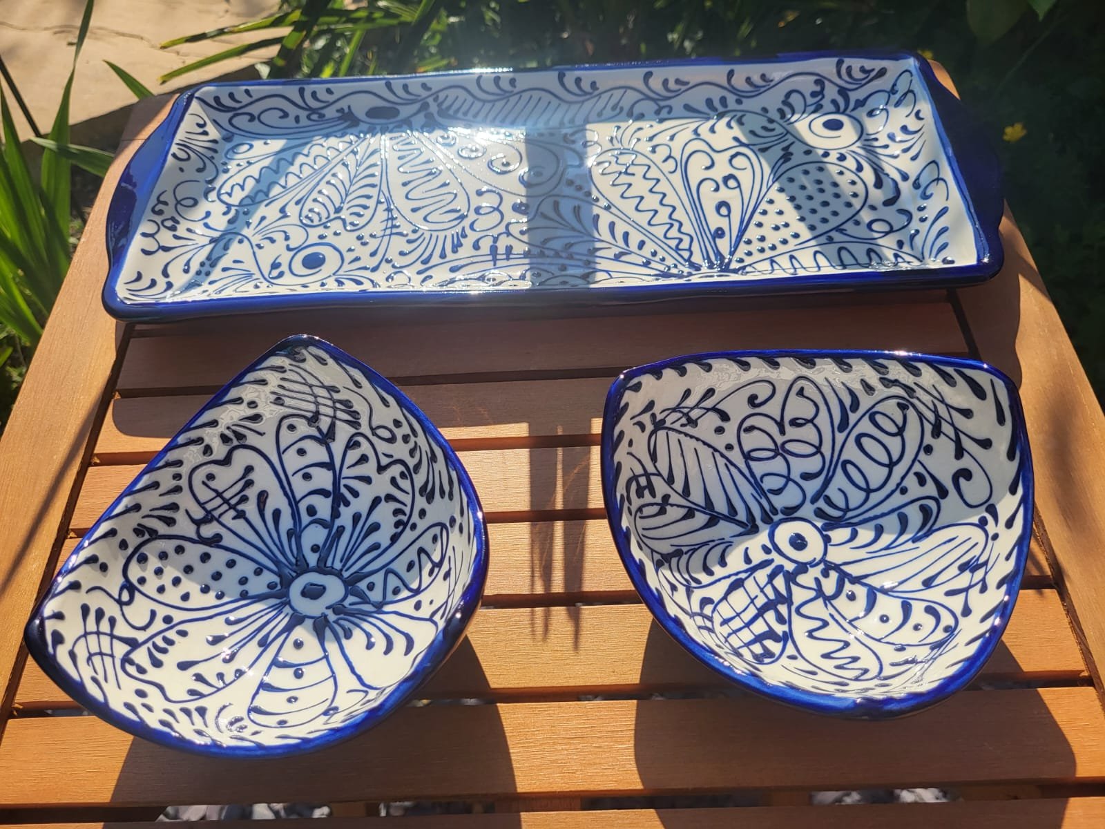 Buy this Spanish hand painted blue and white serving platter with free UK delivery at Spanish Pottery Ltd